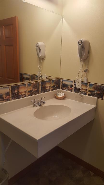 Longliner Lodge And Suites Sitka Bagian luar foto