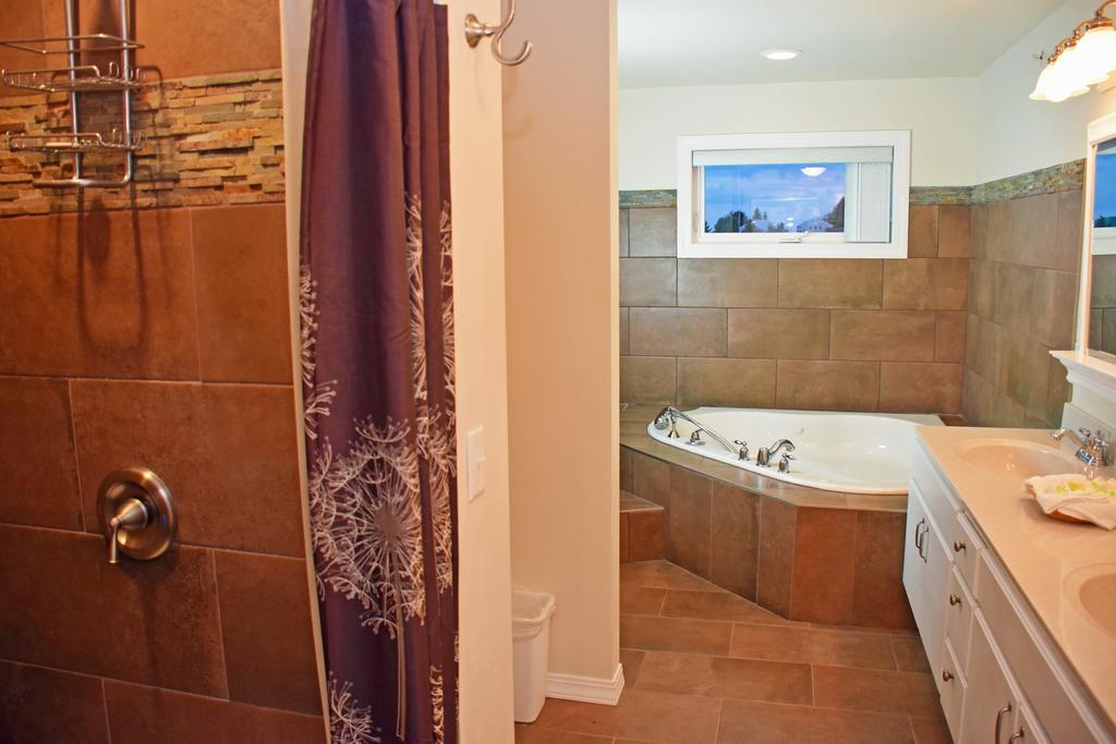 Longliner Lodge And Suites Sitka Bagian luar foto